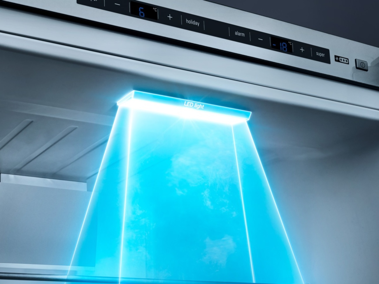 LED Licht bei Weiß Elektrotechnik GmbH & Co. KG in Schmiechen